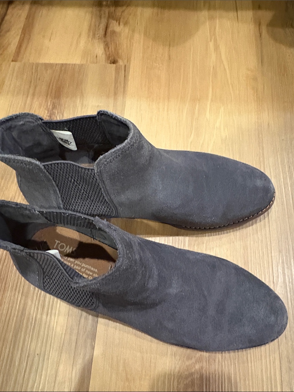 Toms women’s Suede Boots in Charcoal Gray